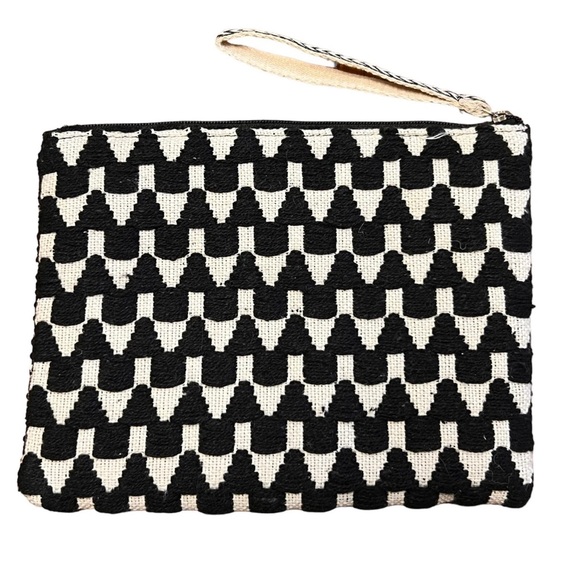 America Beyond Embellished Sequined Beaded Clutch Wristlet Butterfly Flowers - Picture 5 of 10